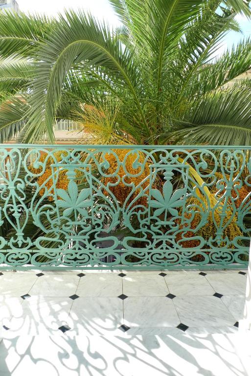 Maison D'hotes Emma Tiranty Guest house